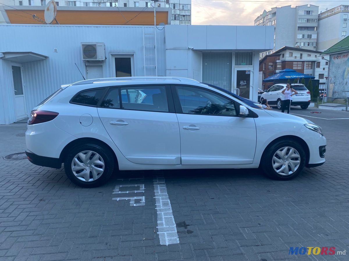 2014' Renault Megane photo #5