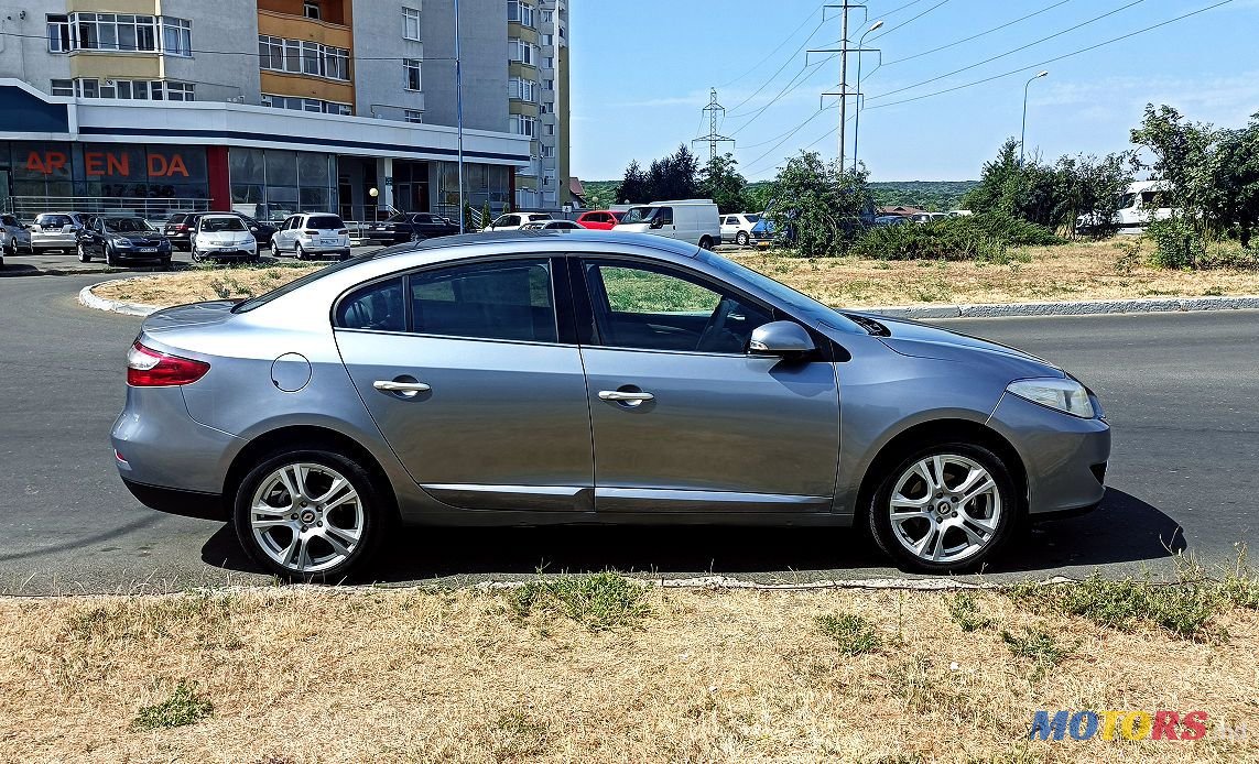 2010' Renault Fluence photo #1