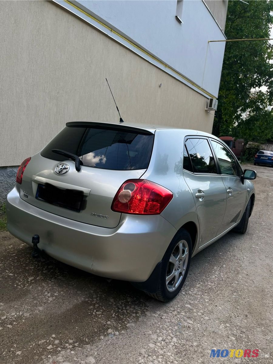 2008' Toyota Auris photo #4