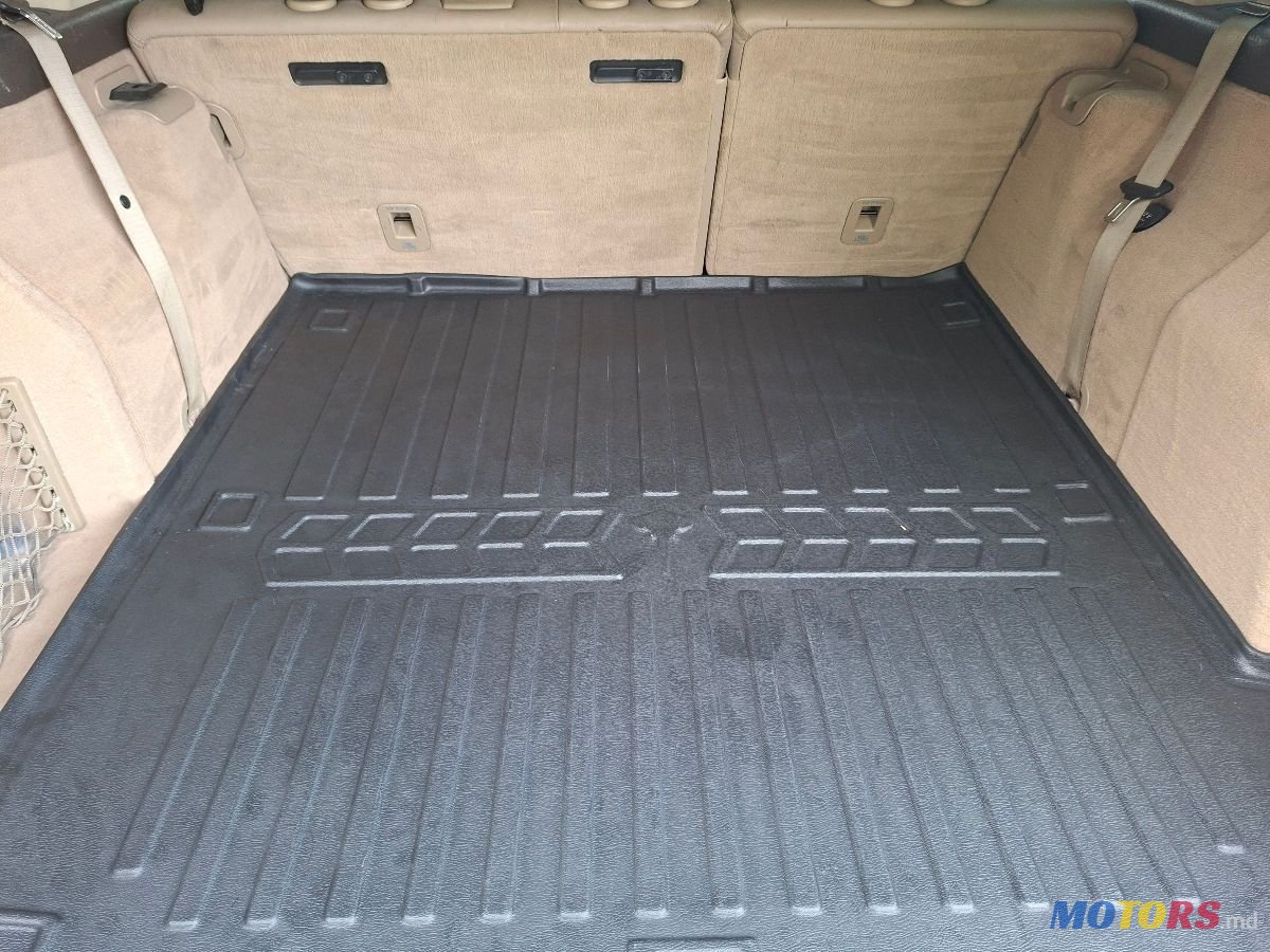 2010' Mercedes-Benz E-Class photo #6