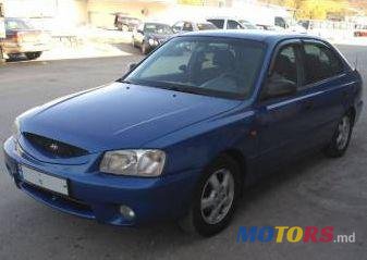 2001' Hyundai Accent photo #2