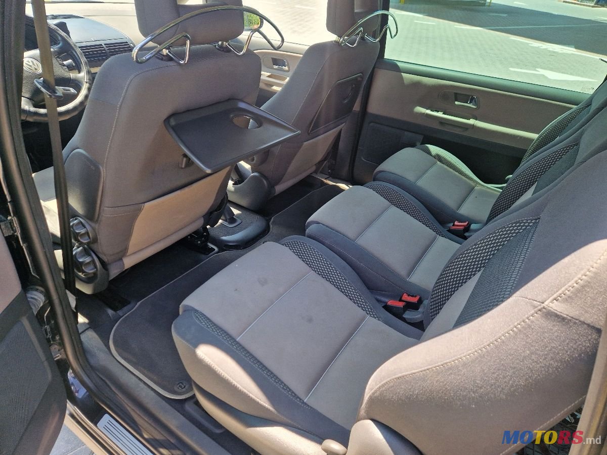 2009' Volkswagen Sharan photo #5