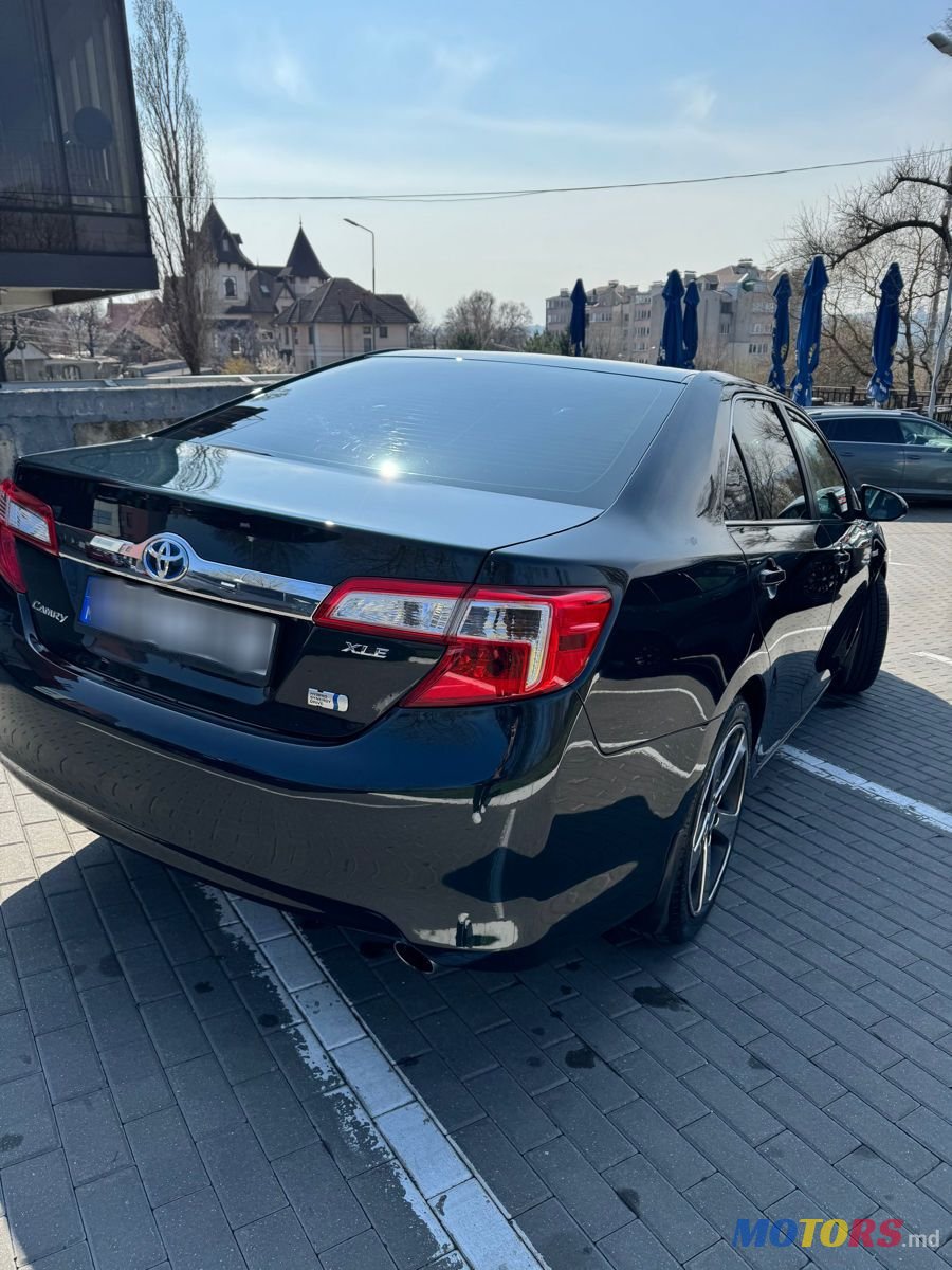 2013' Toyota Camry photo #3