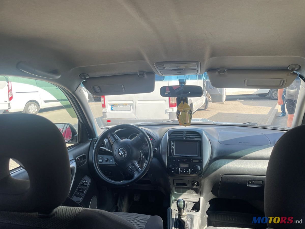 2005' Toyota RAV4 photo #6