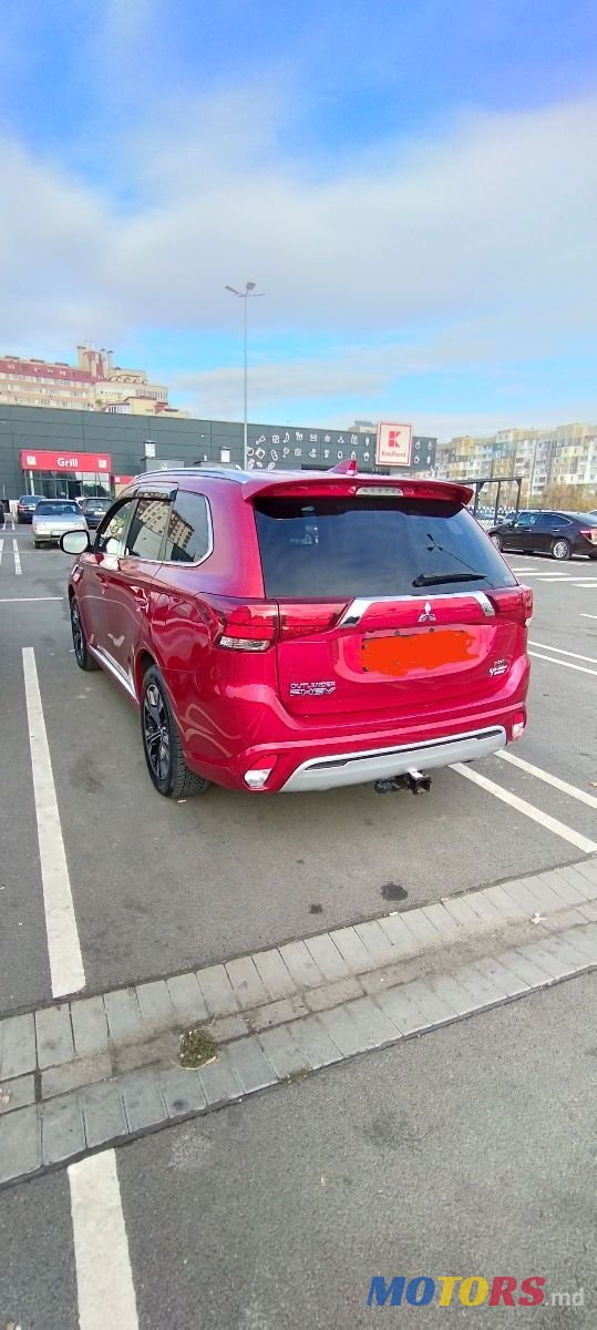 2021' Mitsubishi Outlander photo #6