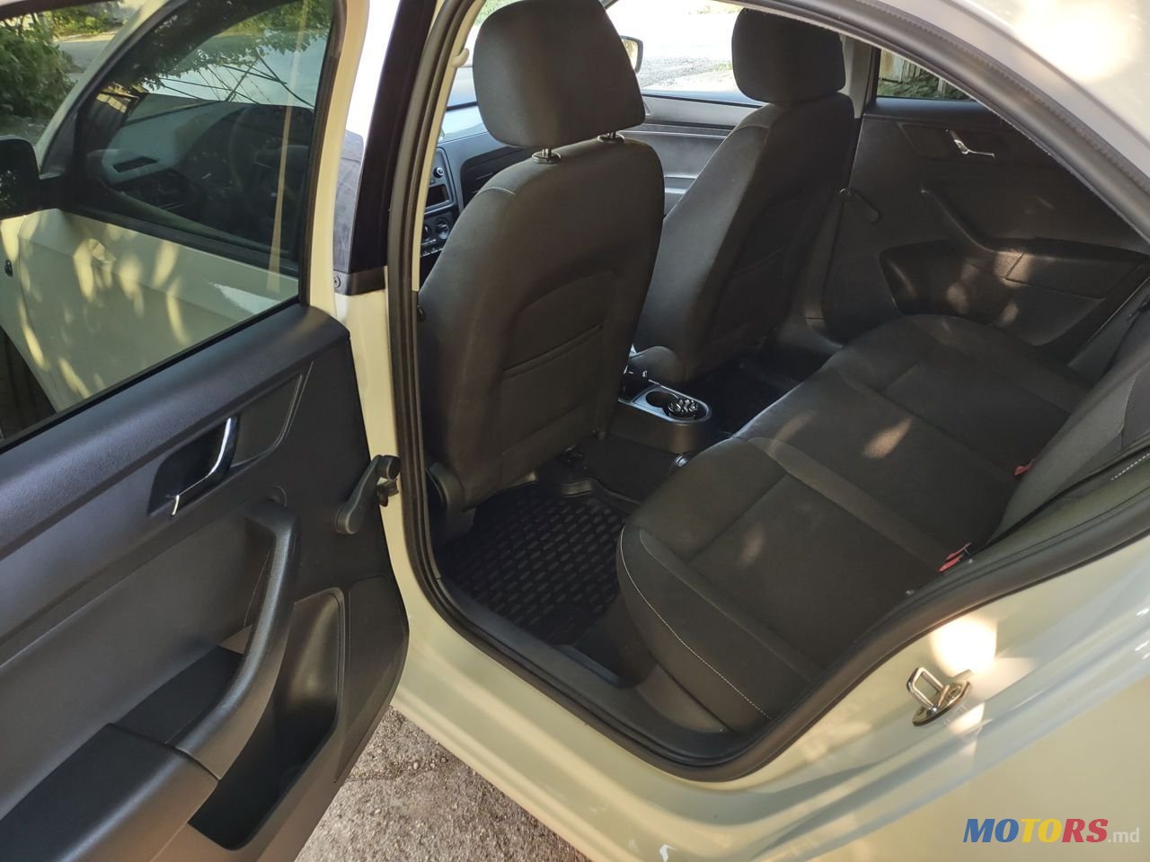 2014' Skoda Rapid photo #2