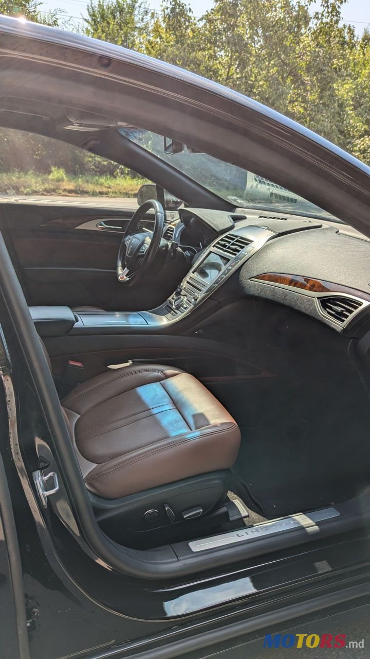 2019' Lincoln MKZ photo #4