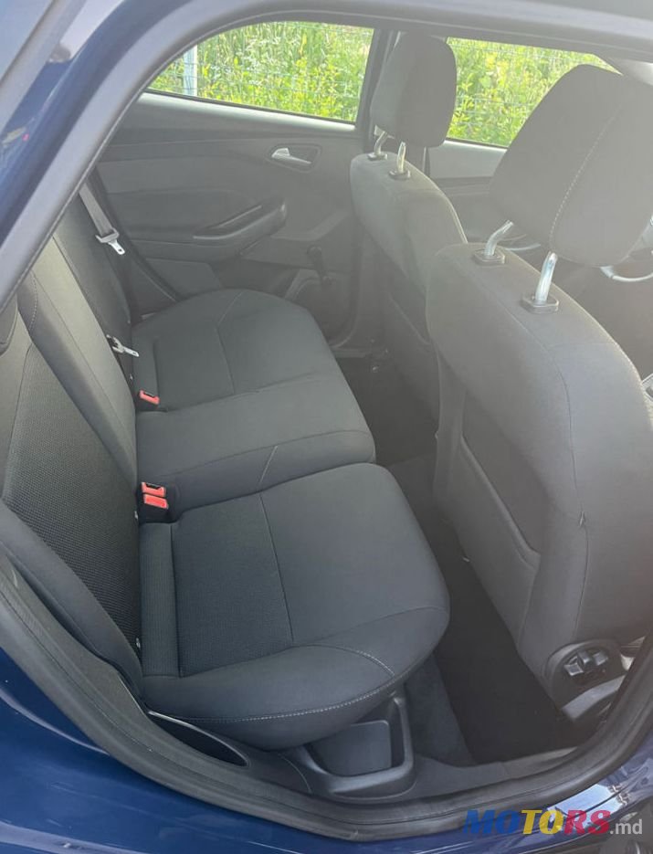 2016' Ford Focus photo #6