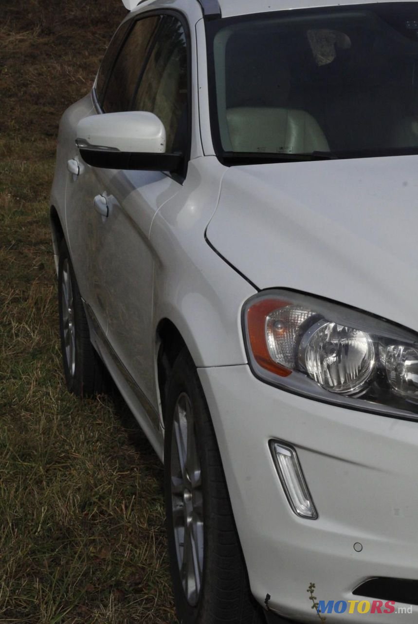 2015' Volvo XC60 photo #2
