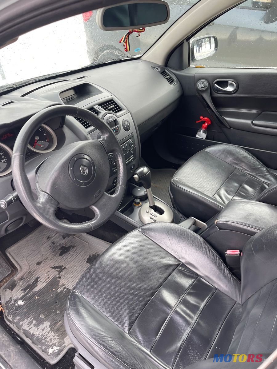 2005' Renault Megane photo #6