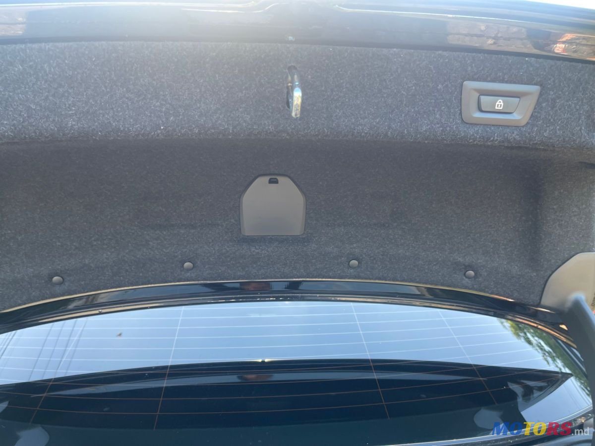 2018' BMW 5 Series photo #6