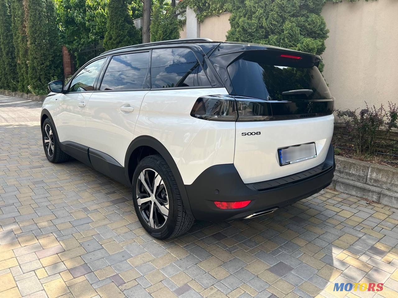 2022' Peugeot 5008 photo #2