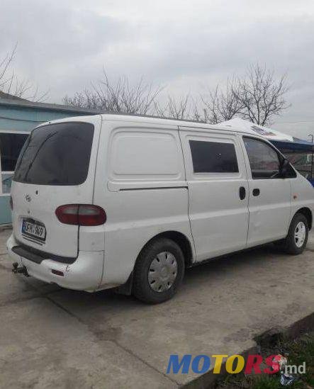 2000' Hyundai H-1 photo #1