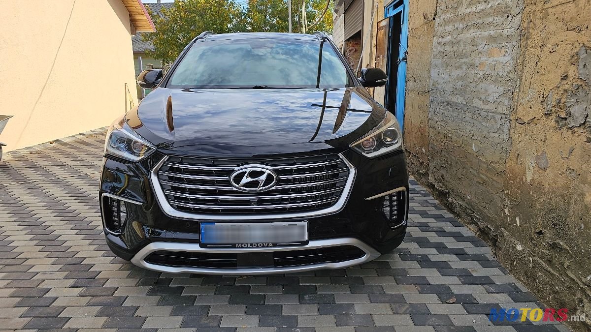 2018' Hyundai Santa Fe photo #1