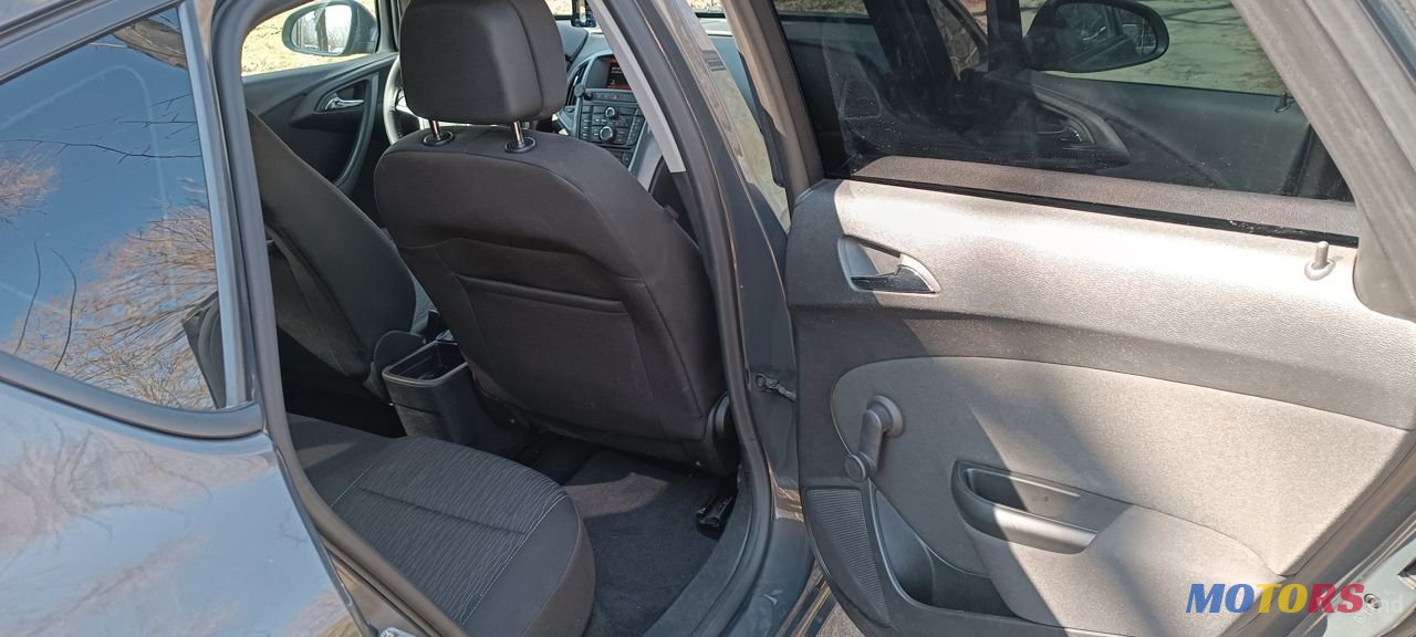 2015' Opel Astra photo #5