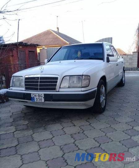 1994' Mercedes-Benz 124 photo #2