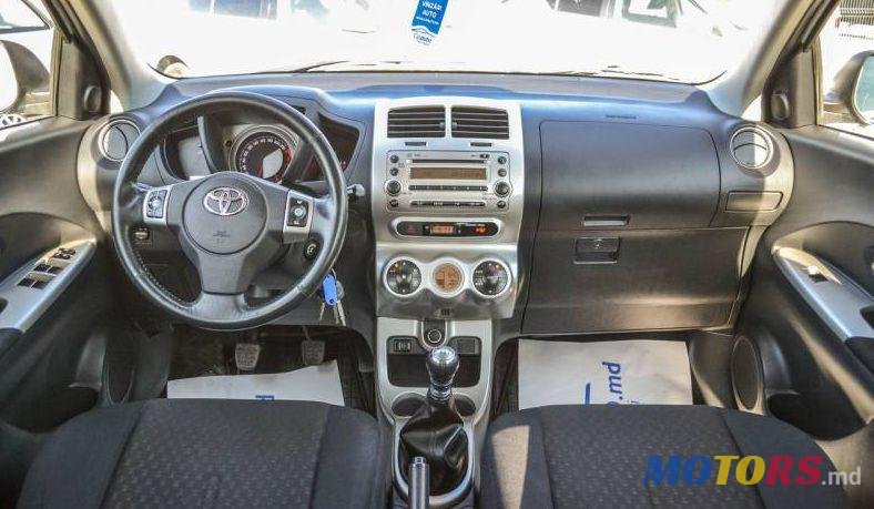 2009' Toyota Urban Cruiser photo #1