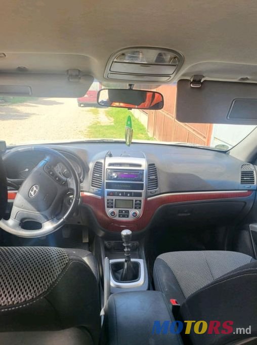 2009' Hyundai Santa Fe photo #2