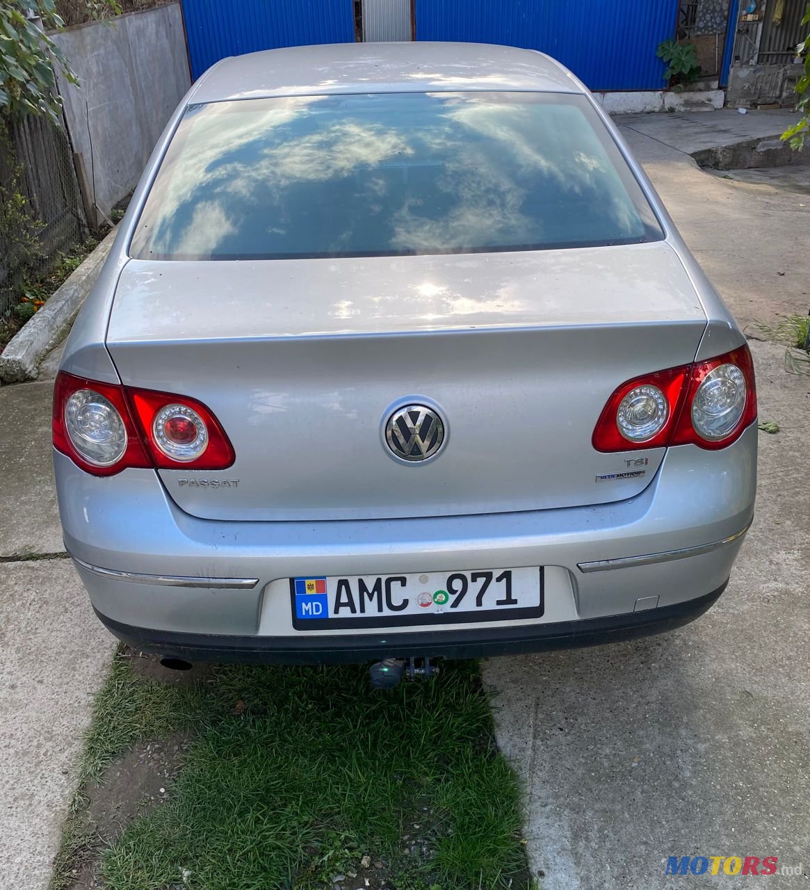 2010' Volkswagen Passat photo #4