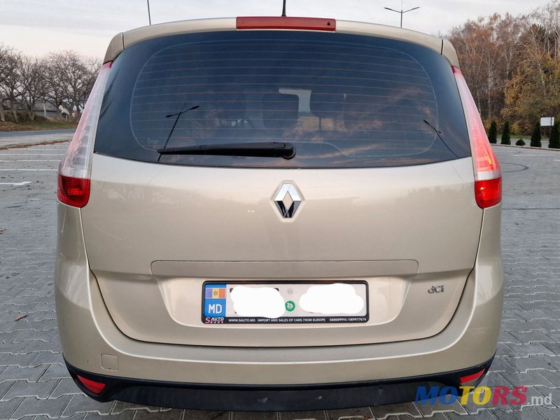 2009' Renault Grand Scenic photo #5