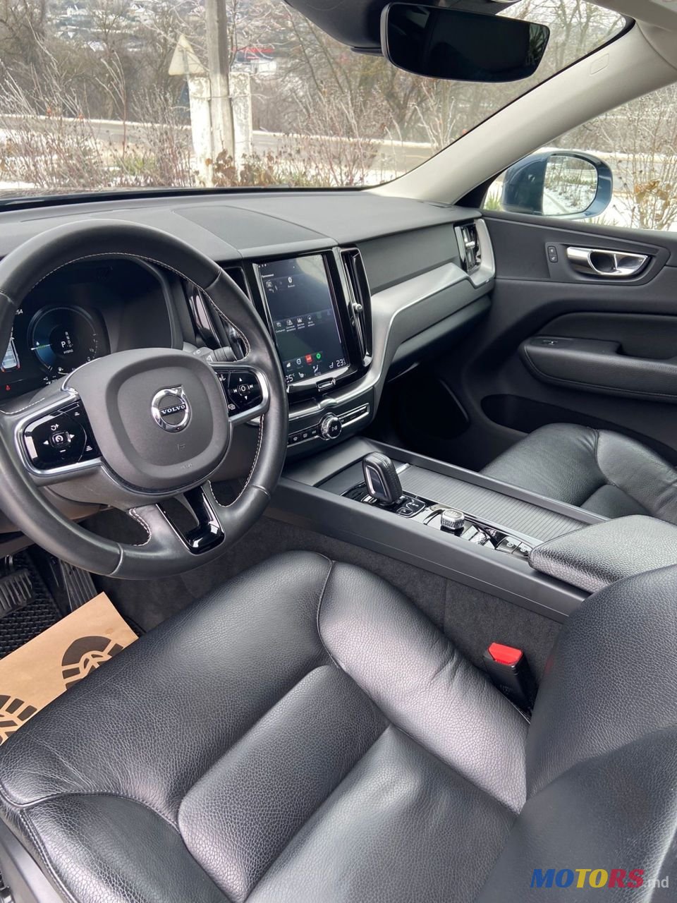 2019' Volvo XC60 photo #5