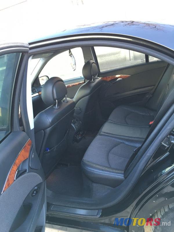 2004' Mercedes-Benz E-Class photo #5