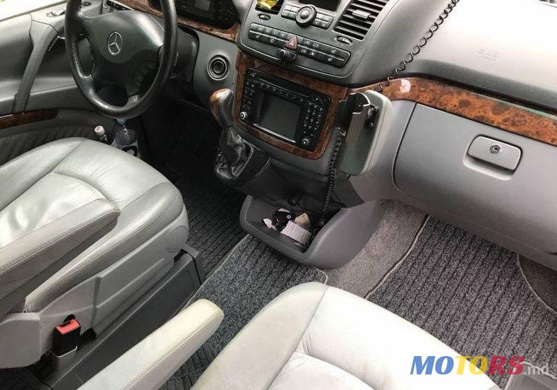 2004' Mercedes-Benz Viano photo #1
