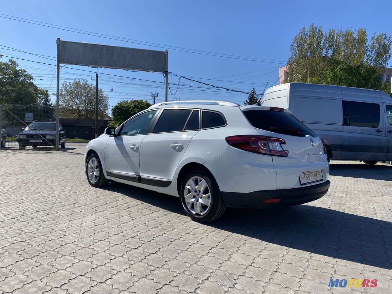 2012' Renault Megane photo #3