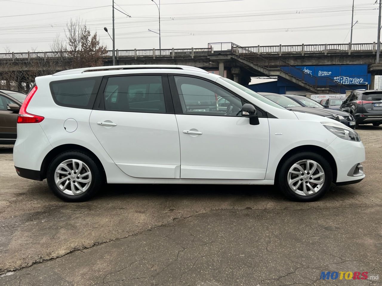 2016' Renault Grand Scenic photo #4