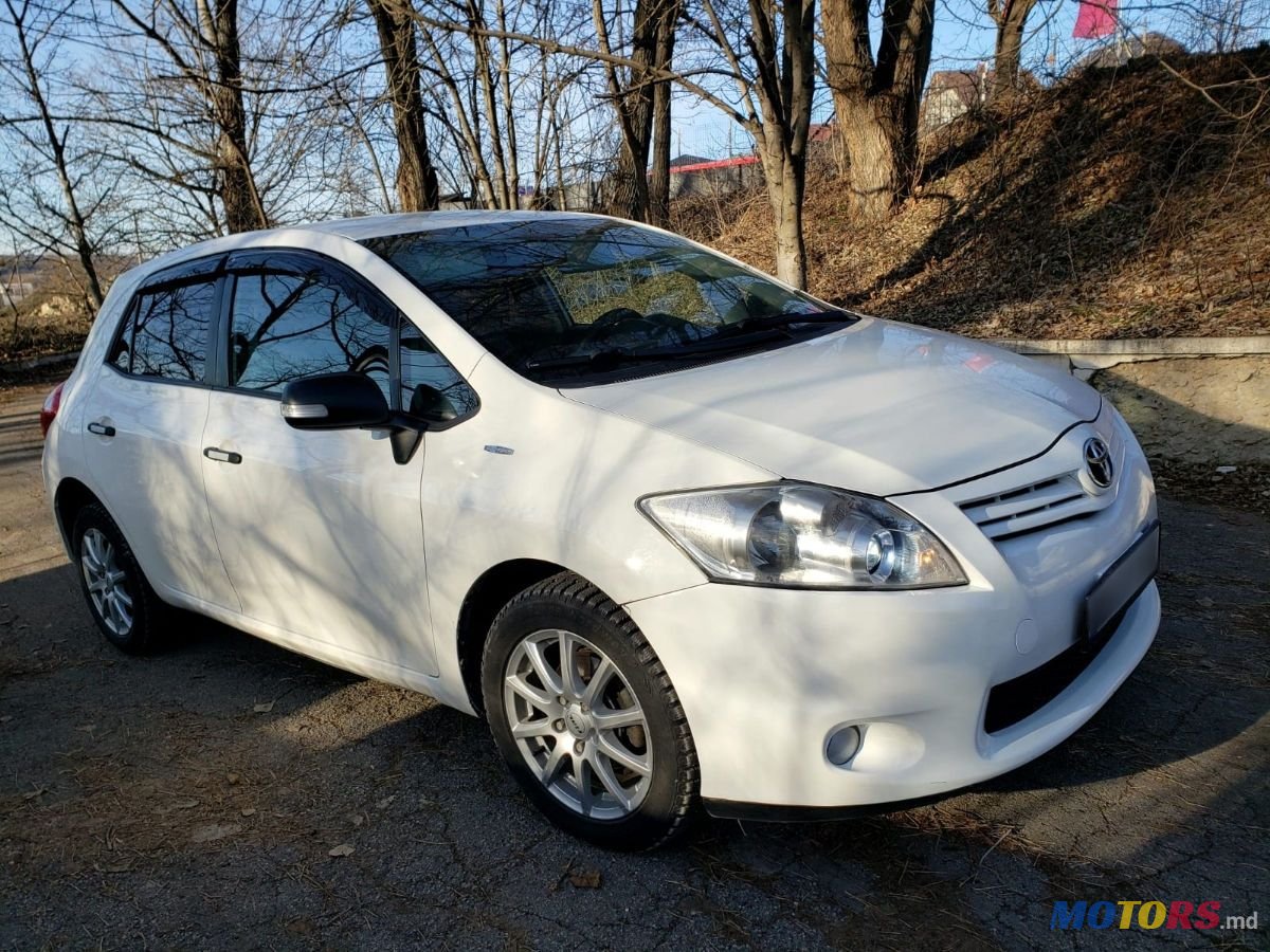 2010' Toyota Auris photo #4