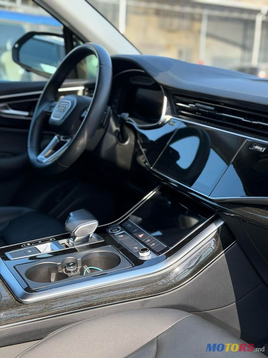 2023' Audi Q7 photo #4