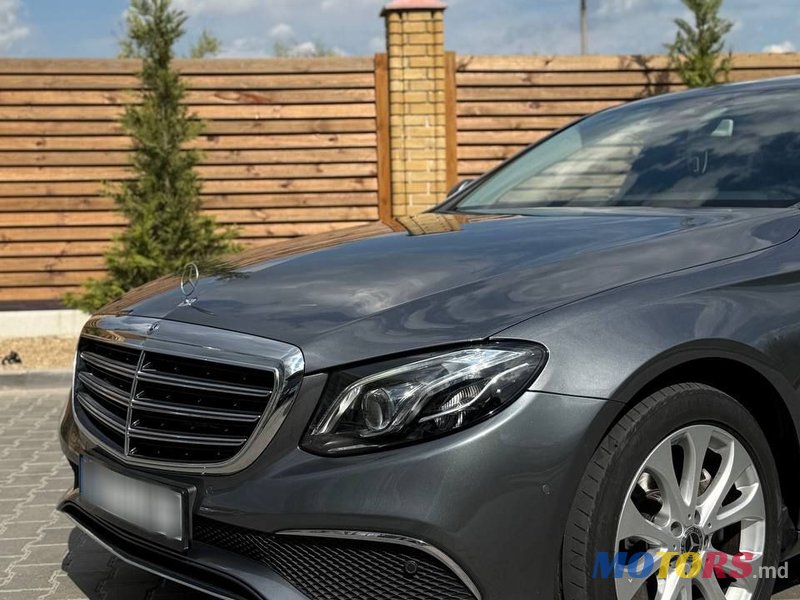 2019' Mercedes-Benz E-Class photo #4