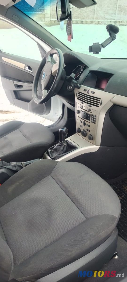 2008' Opel Astra photo #3