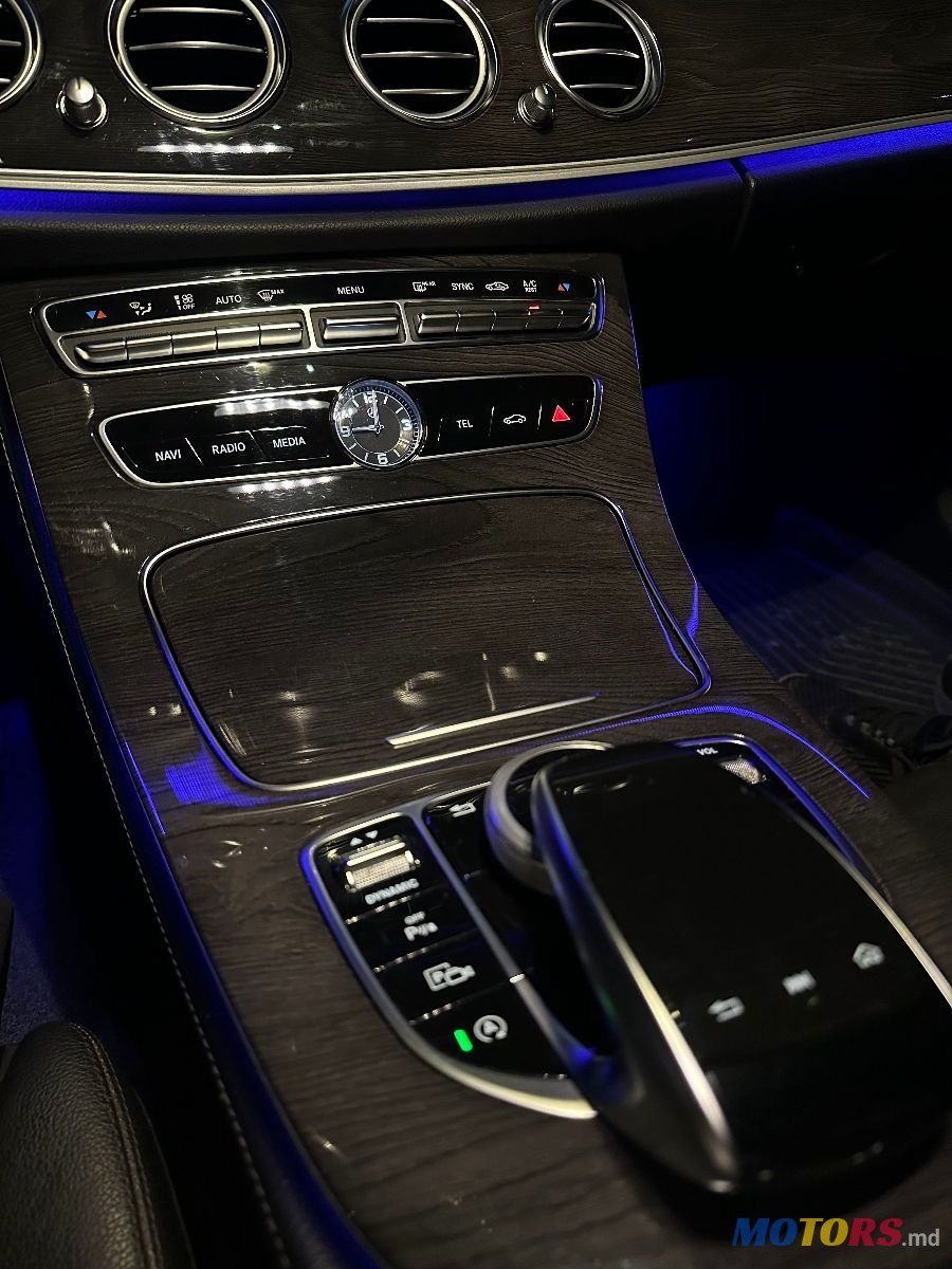 2017' Mercedes-Benz E-Class photo #6