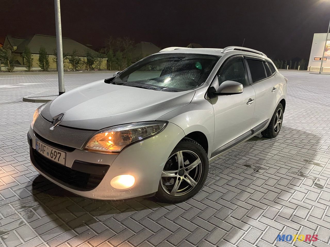 2011' Renault Megane photo #1