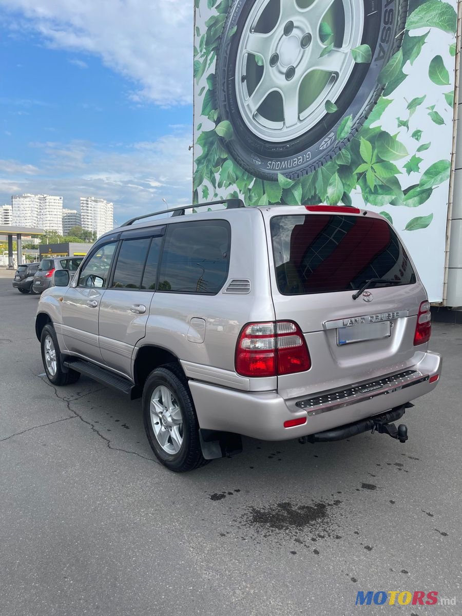 2004' Toyota Land Cruiser photo #5