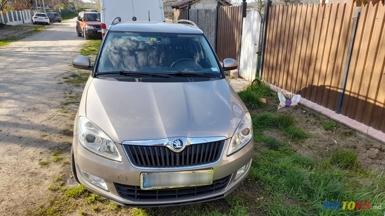 2014' Skoda Fabia photo #2