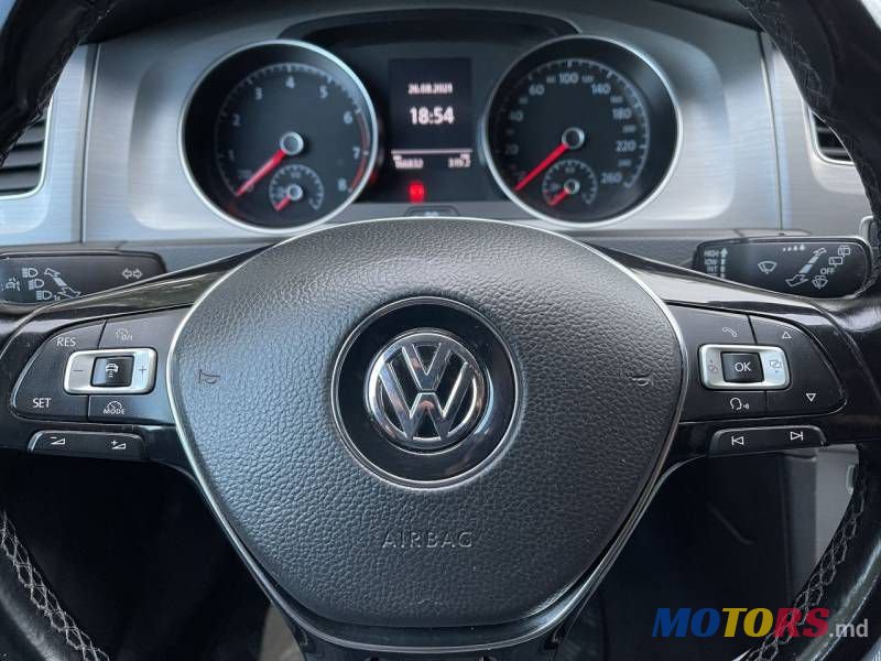 2014' Volkswagen Golf photo #6