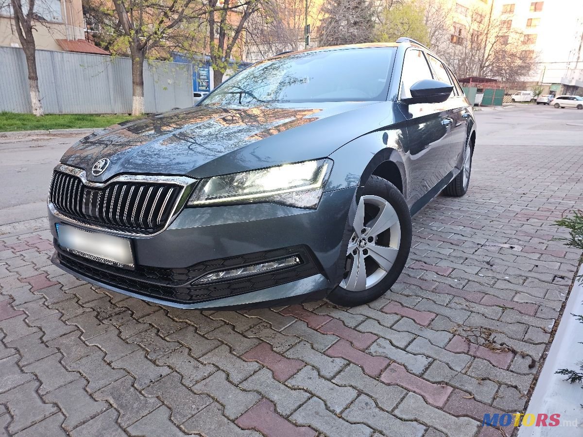 2019' Skoda Superb photo #3