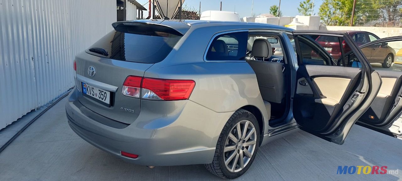 2012' Toyota Avensis photo #5