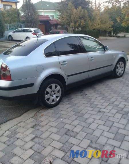 2002' Volkswagen Passat photo #1