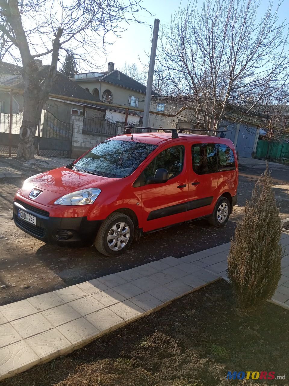 2011' Peugeot Partner photo #3