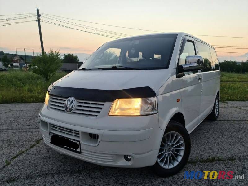 2005' Volkswagen Transporter photo #2