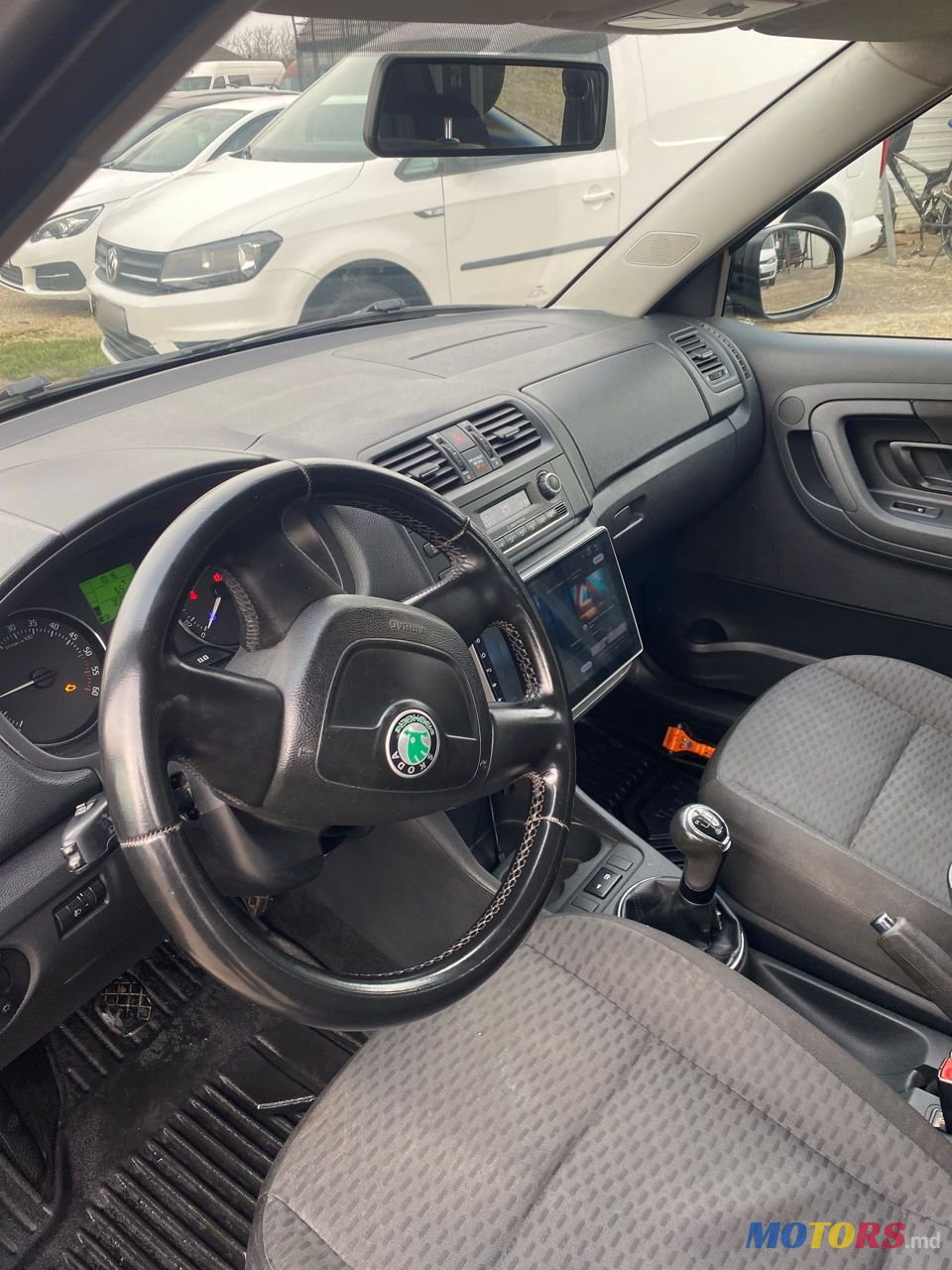 2011' Skoda Fabia photo #3