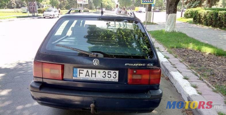 1994' Volkswagen Passat photo #1
