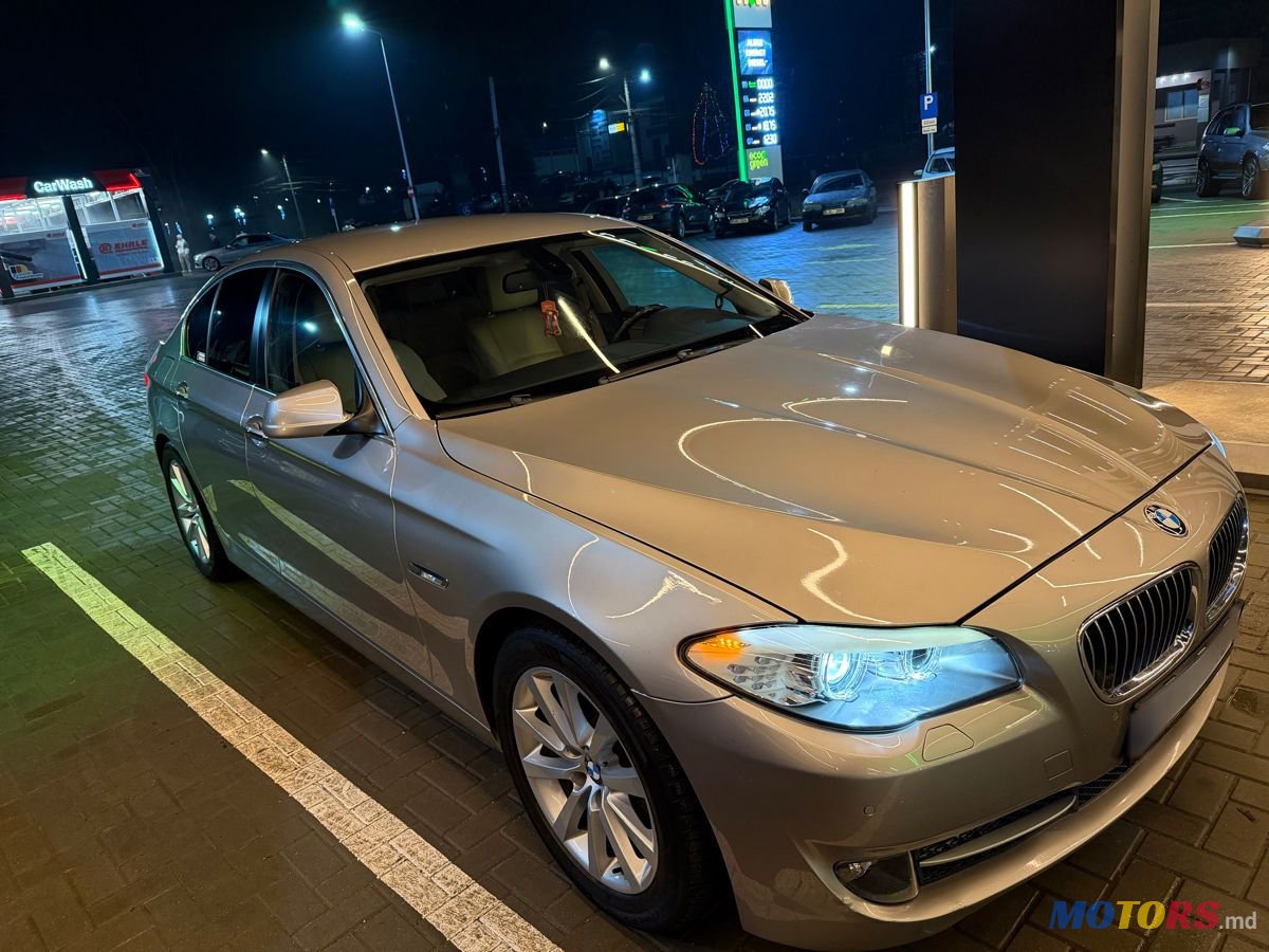 2011' BMW 5 Series photo #5