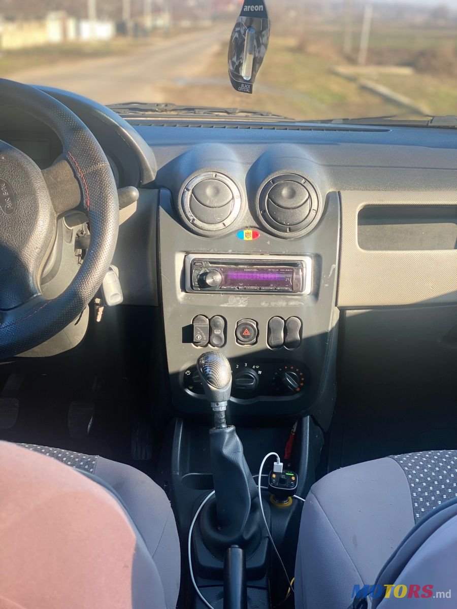 2010' Dacia Logan photo #5