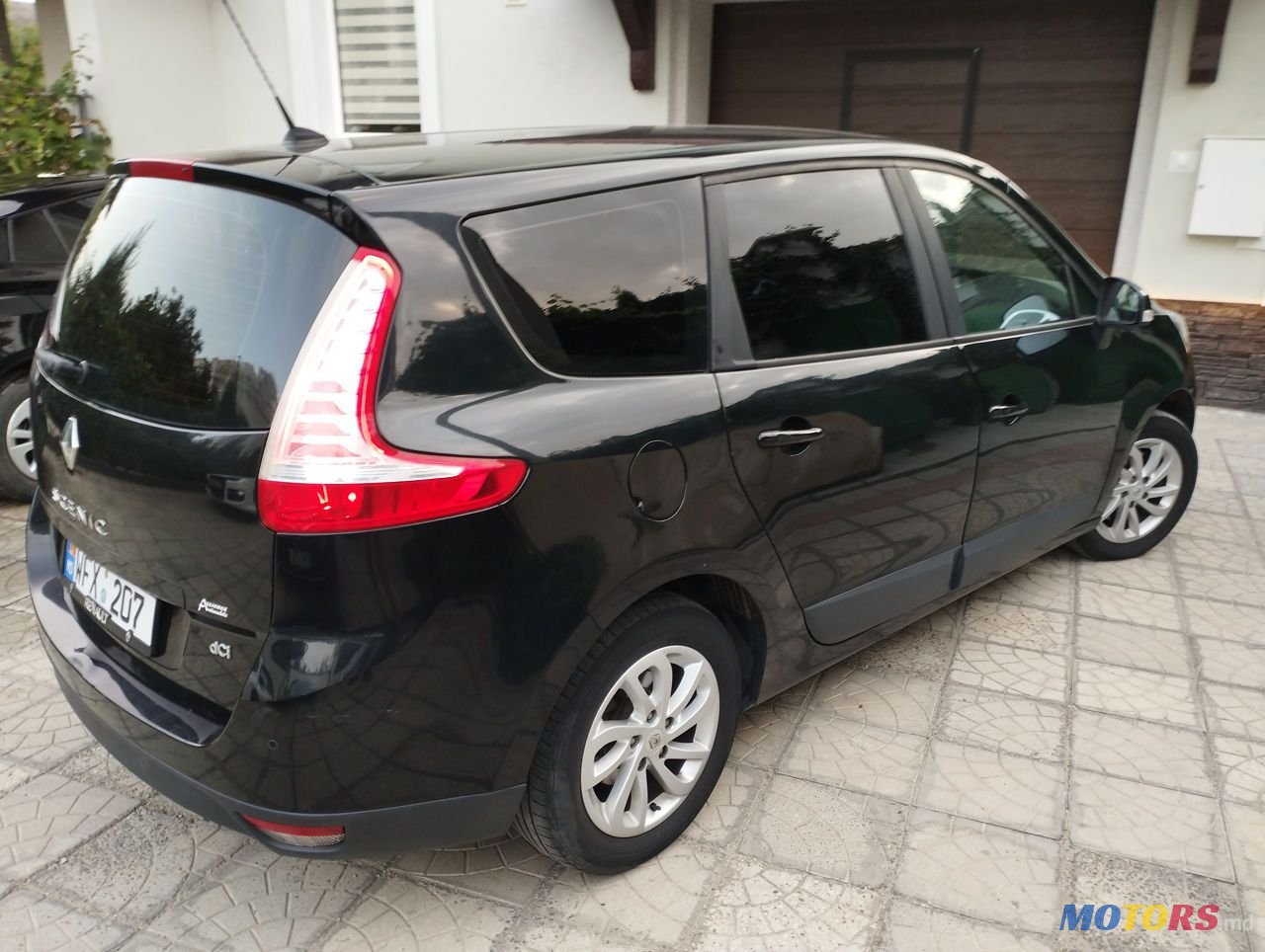 2012' Renault Grand Scenic photo #5