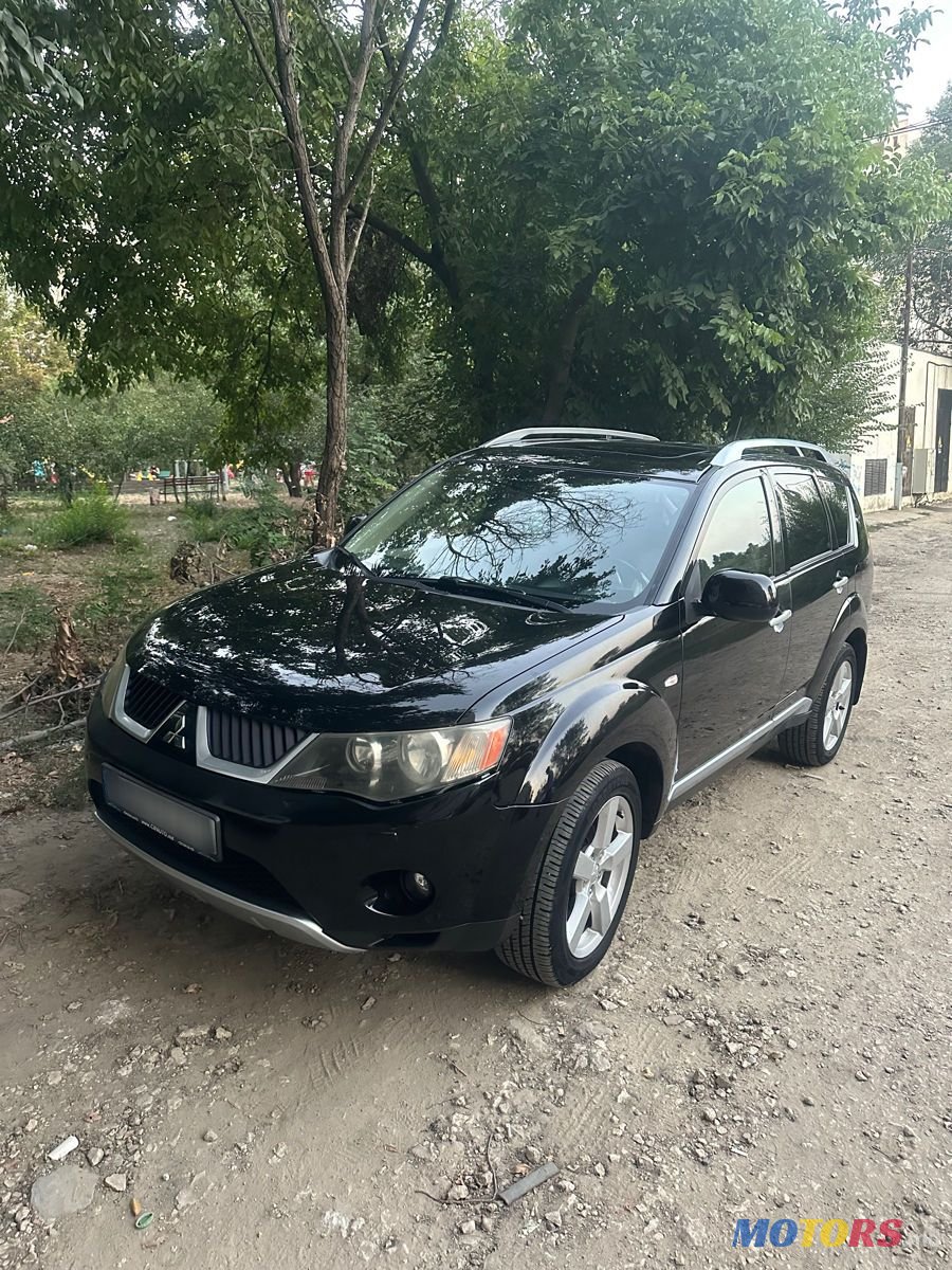 2008' Mitsubishi Outlander photo #1