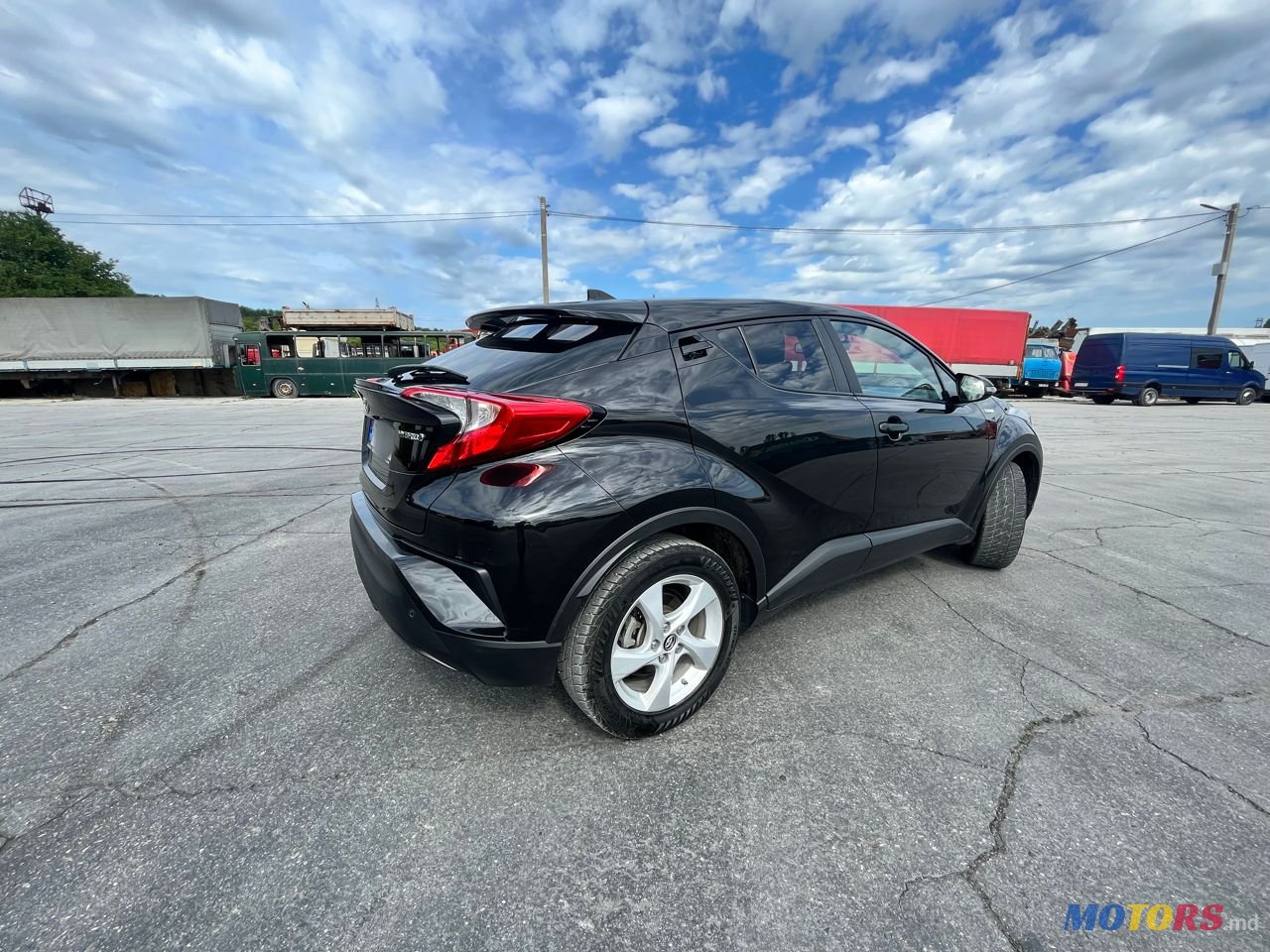 2016' Toyota C-HR photo #3